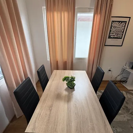 Апартаменти Family Sea House Варна