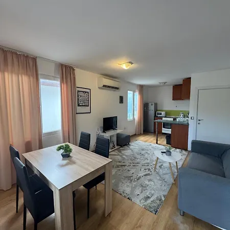 Апартаменти Family Sea House